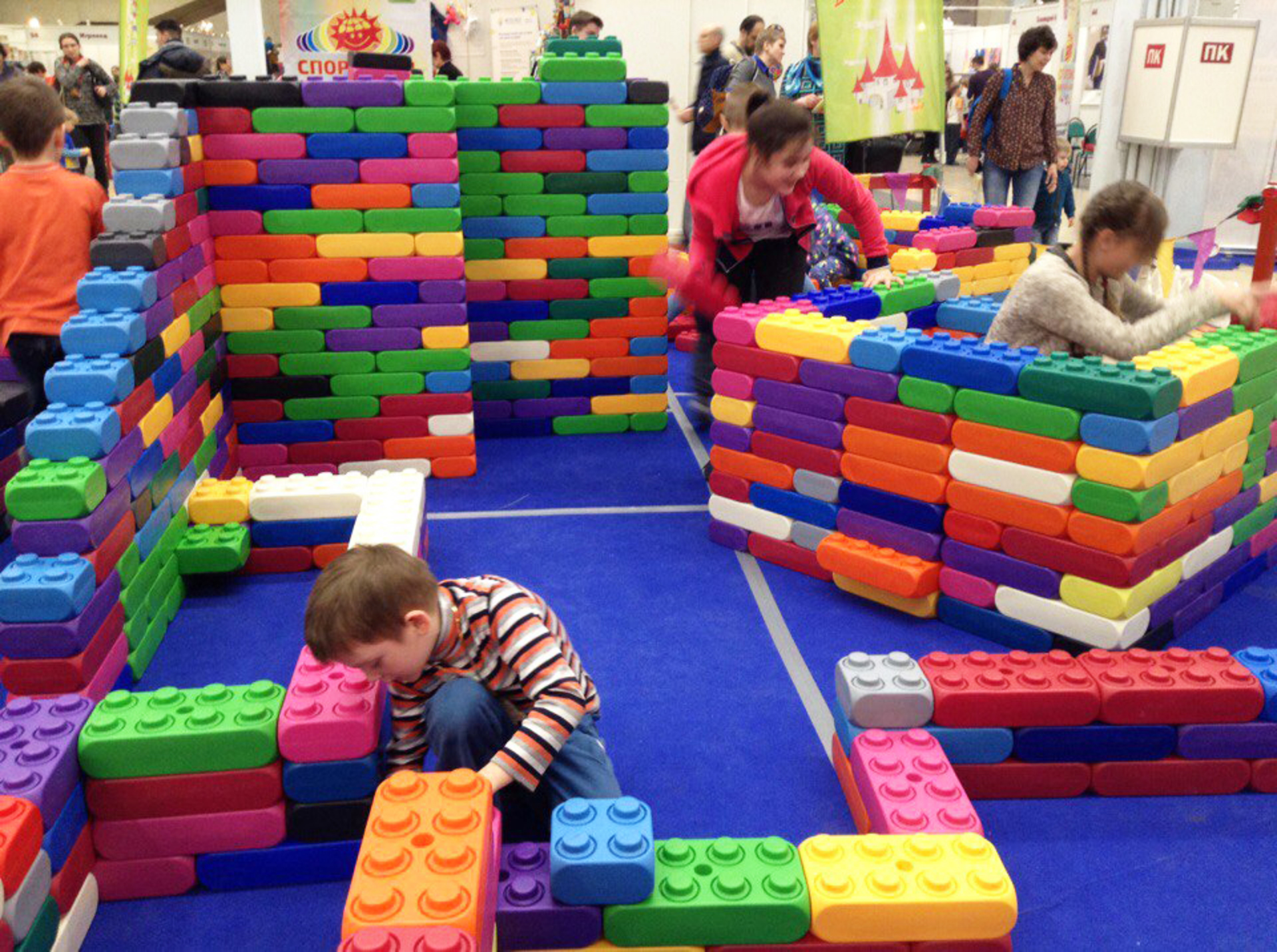 Игровой автомат кран с игрушками